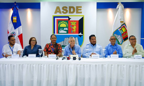 Alcalde Manuel Jiménez anuncia compra de tercera flotilla de 50 camiones para la circ. 3 de Santo Domingo Este