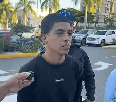 Se entrega hombre vinculado a tiroteo en Villa Duarte en que murieron un niño y una mujer